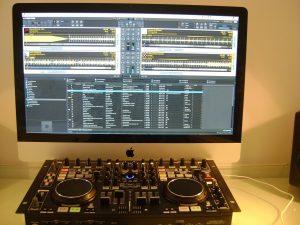 Denon DN-MC6000 Traktor