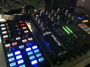 DJ-Tech X10 and Traktor Kontrol X1