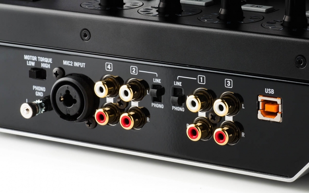 NS7 II analogue inputs