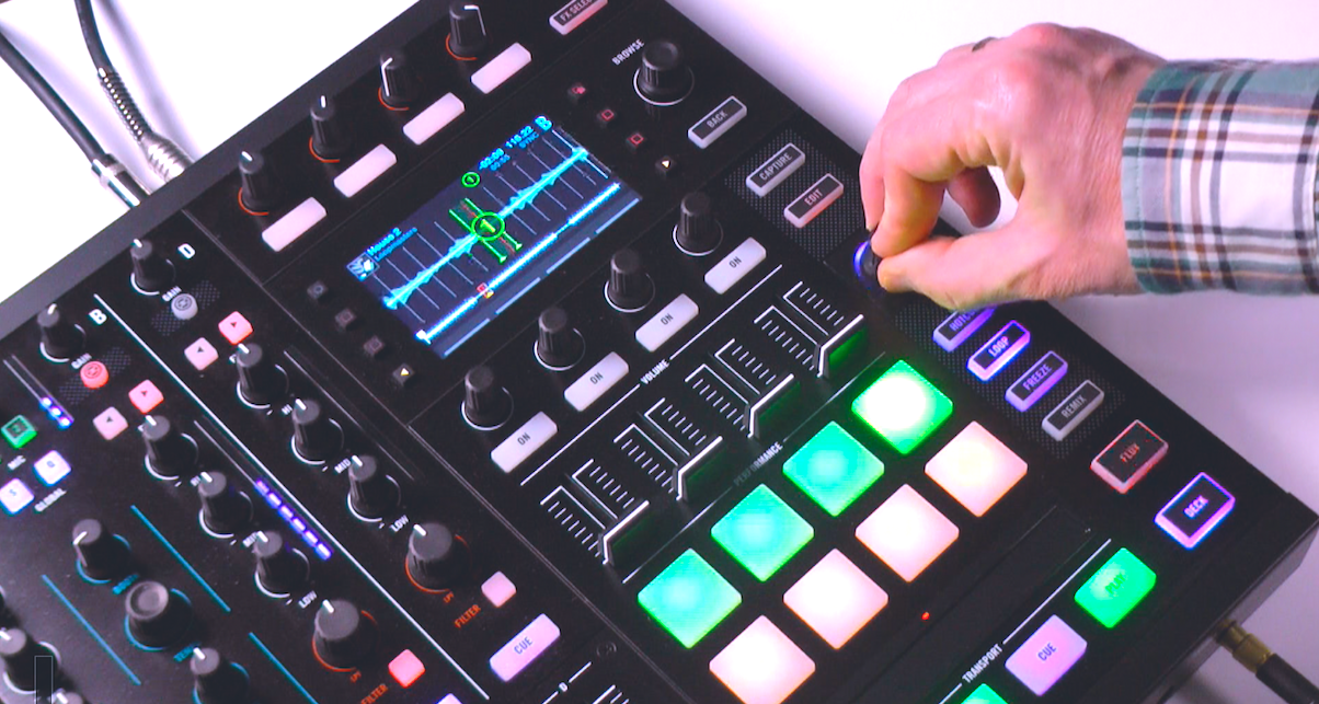 The Traktor Kontrol S8 makes it easy to perform smooth, slick loops on the fly, and has a number of advanced features to help you push your creativity further, all of which we cover in today's video.