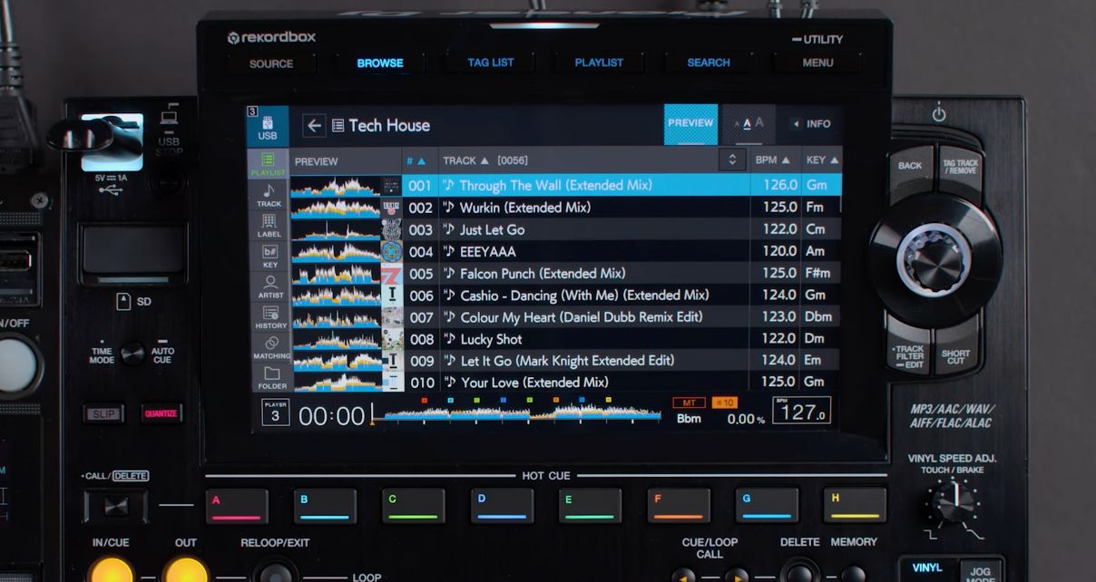 Browsing the library on CDJ-3000 media player